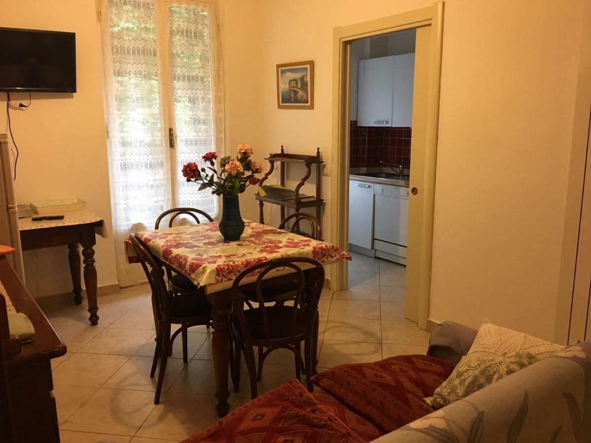 Casa Vacanza Angela Villa โบนัสโซลา ภายนอก รูปภาพ